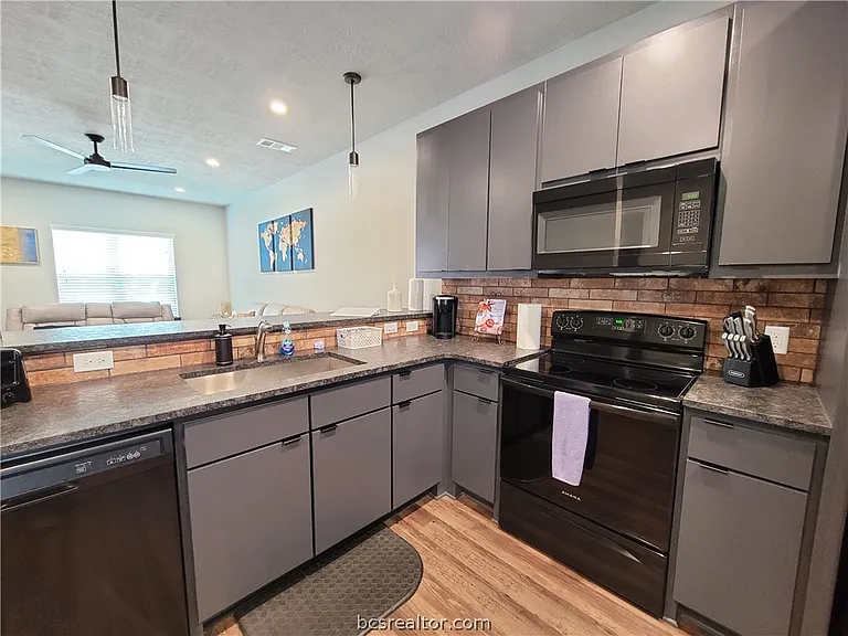 1451 Associates Ave #711 — Photo 7