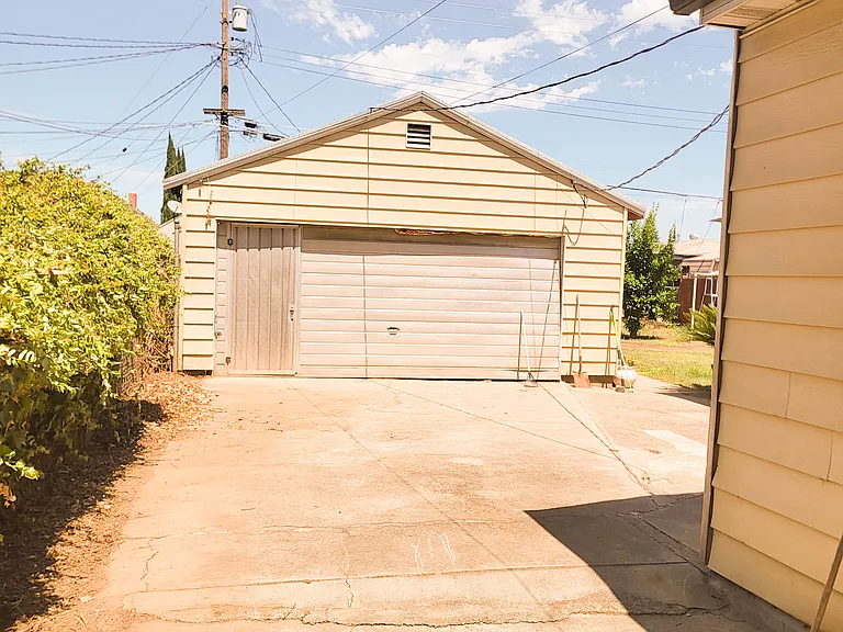 309 Concord St — Photo 3