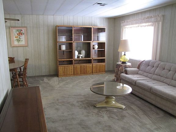 3rd image of 402 Lily Ann Way