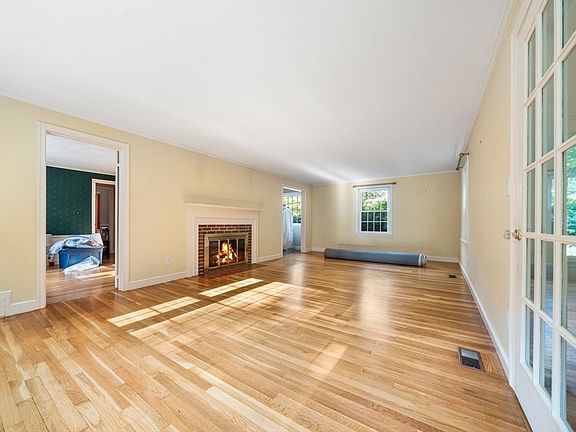 5th image of 131 Montvale Rd