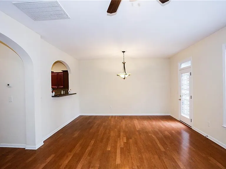 1187 Kendrew Pass — Photo 8