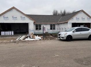 804 Margo Cir #1402, Eagle, WI 53119