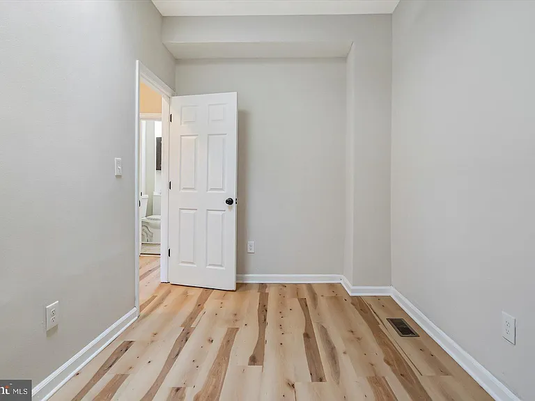 705 N Milton Ave — Photo 13
