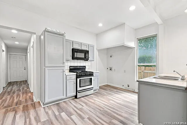 262 E Southcross Blvd — Photo 9