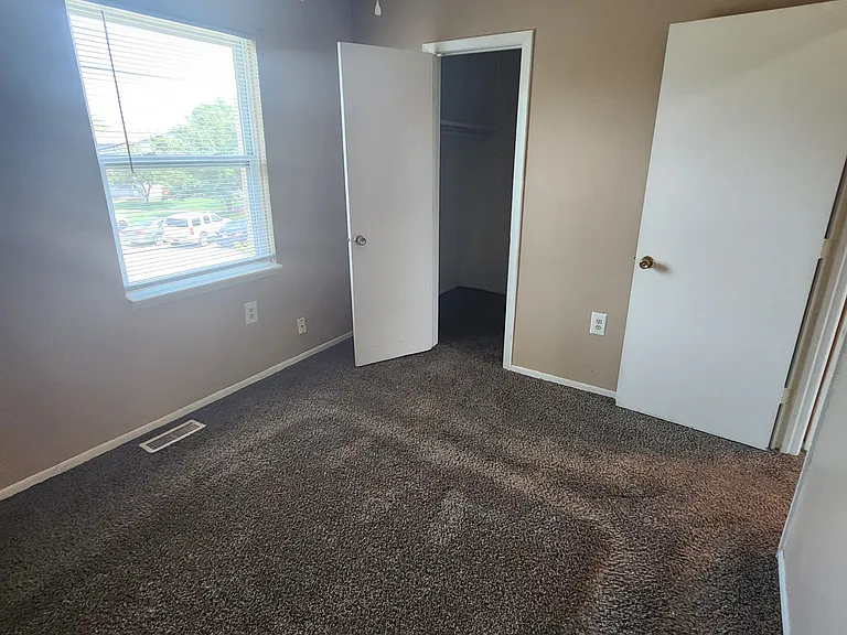 1310 E North St #24 — Photo 8