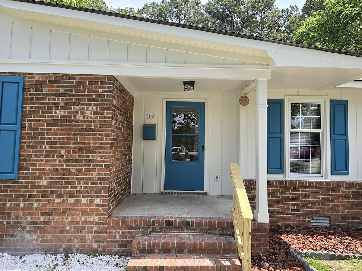 Building Photo - 104 Karol Dr