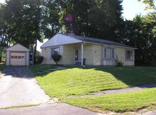 201 Brookland Dr, Syracuse, NY 13208