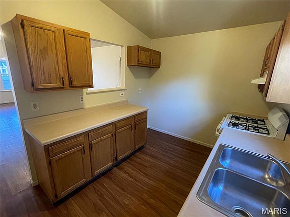 3rd image of 1418 Fletcher St