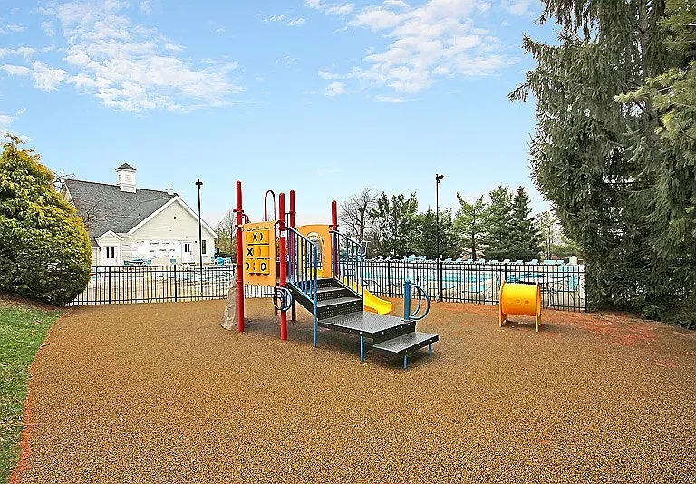 49 Pheasant Brook Ct — Photo 15
