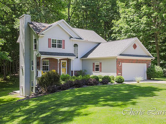 2nd image of 11320 Greenwich Dr NE