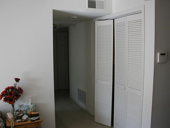 2nd image of 2118 Acklen Ave APT 08
