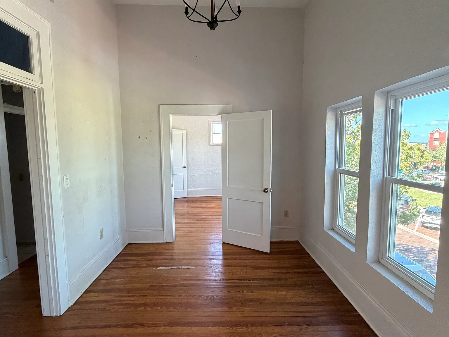 2 bed, 900 sqft, $1,500 — Photo 4