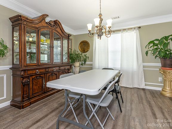 4th image of 3617 Luton Ct