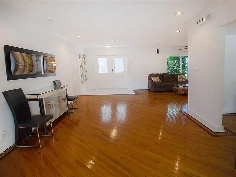 360 SE 12th Ave — Photo 9