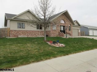 915 19th St, Gering, NE 69341