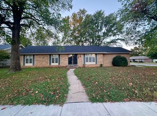 3159 S Roanoke Avenue, Springfield, MO 65807