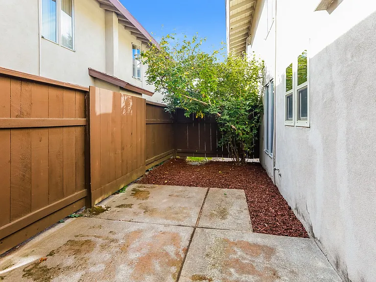 Beautiful, Quiet Community - Just Minutes from Downtown Walnut Creek — Photo 18