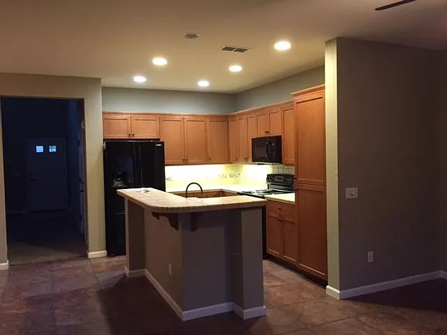 117 Warren Ave photo 1