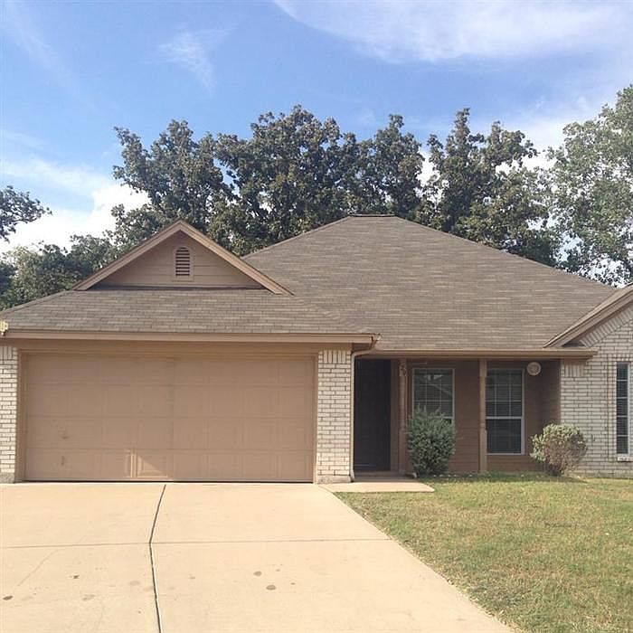 1st image of 129 Parkwood Ct
