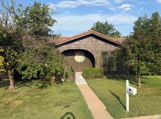 1913 Kasold Dr, Lawrence, KS 66047
