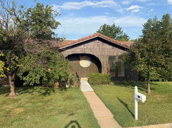 1913 Kasold Dr, Lawrence, KS 66047