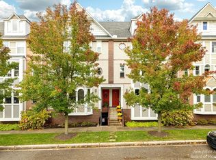 216 N State St APT 17, Howell, MI 48843