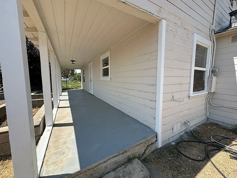 1360 Delta Rd — Photo 5