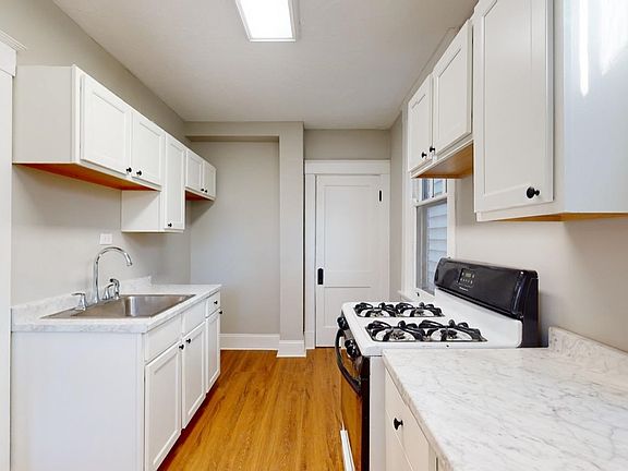 4th image of 1207 Bates Ave