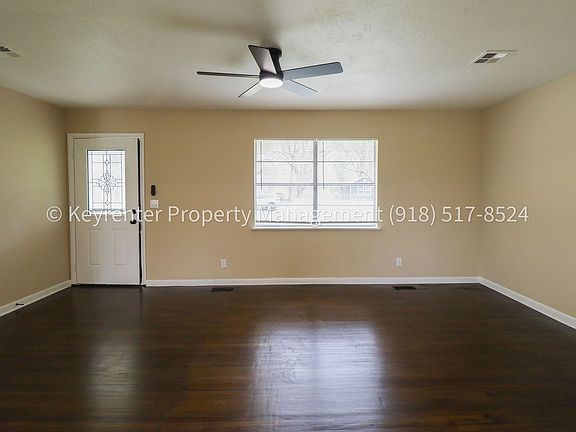 5th image of 225 S Walnut St