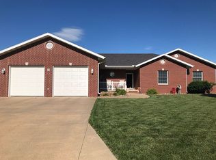 1103 Elizabeth Dr, Ellsworth, KS 67439