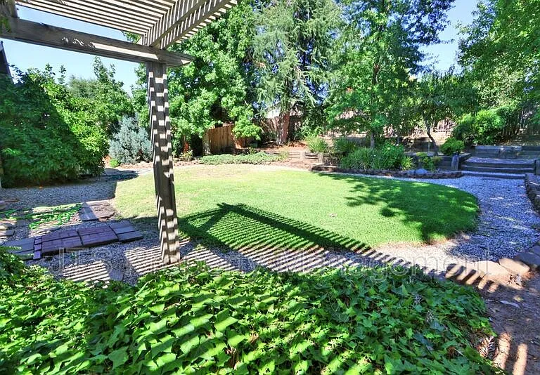 6830 Mellodora Dr — Photo 70
