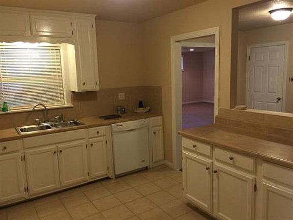 5th image of 280 Berkshire Ln