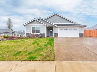 207 Retirement Ln, Cave Junction, OR 97523