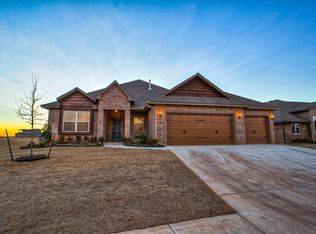 17353 Shadow Hawk Ln, Edmond, OK 73012