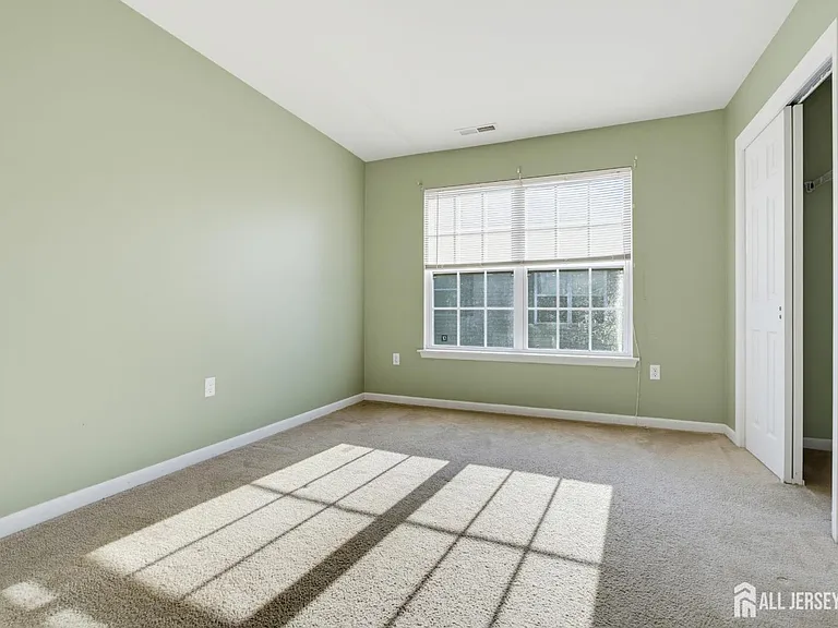 1054 Morning Glory Dr — Photo 11