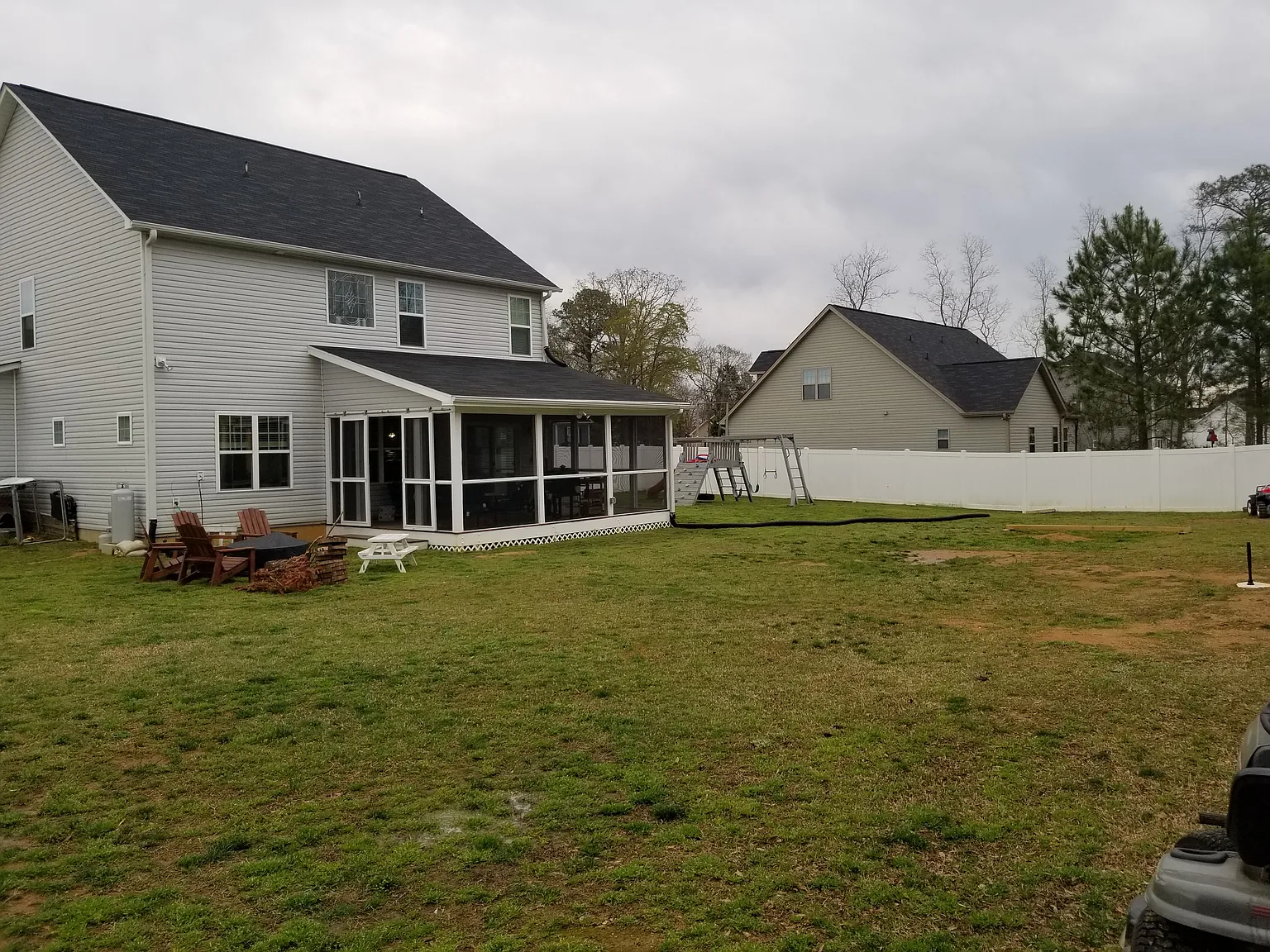 Village Dr, Broadway — Photo 3