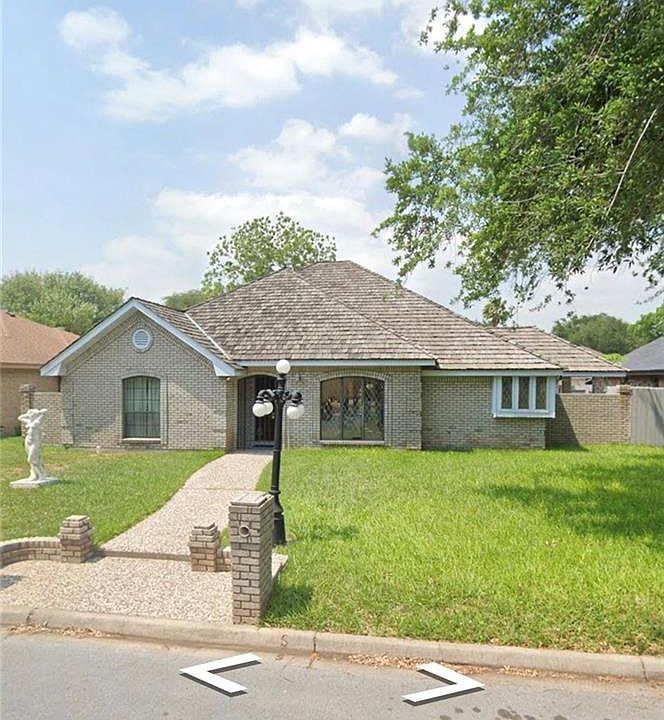1st image of 324 Kiwi St