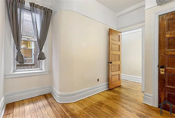 2408 Webster Ave — Photo 6