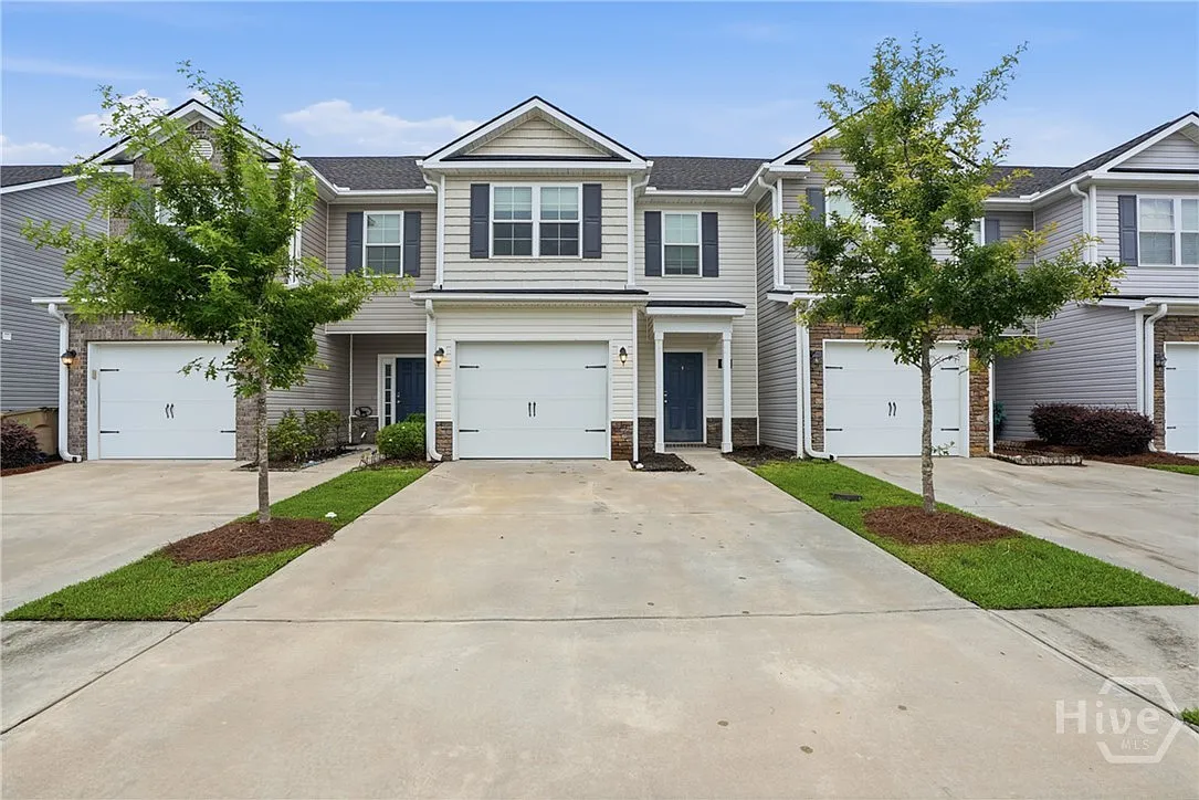 3 bed, 2.5 bath, 1507 sqft, $1,900 — Photo 1