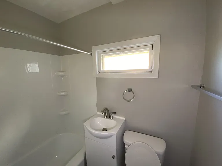 241 York St #6 — Photo 8
