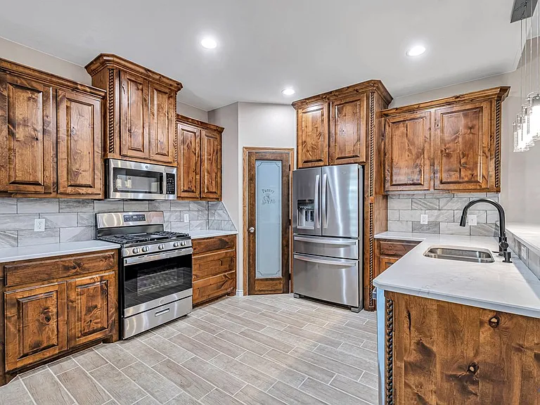 1100 Osprey Dr — Photo 6