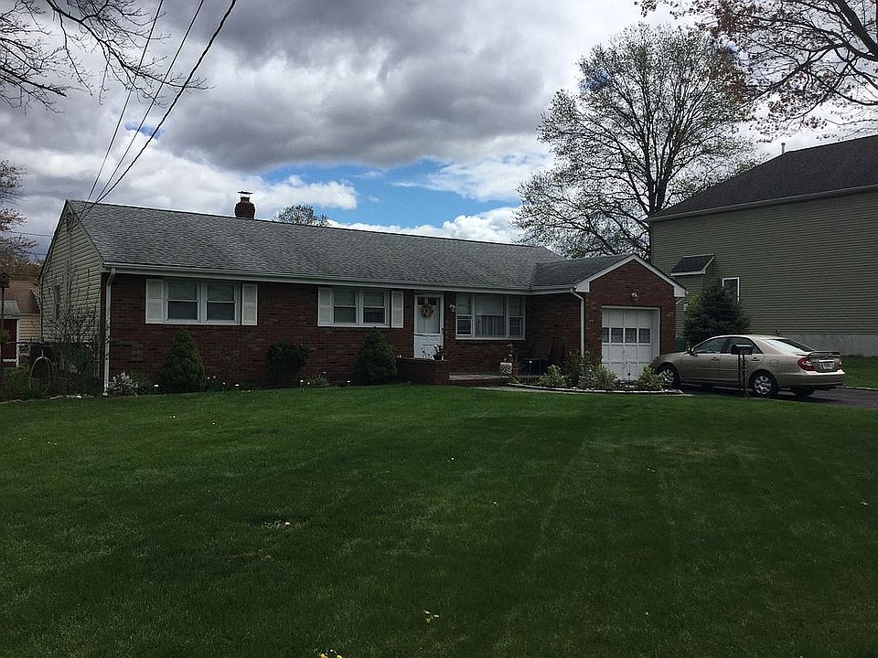 2nd image of 1025 Kerwin St