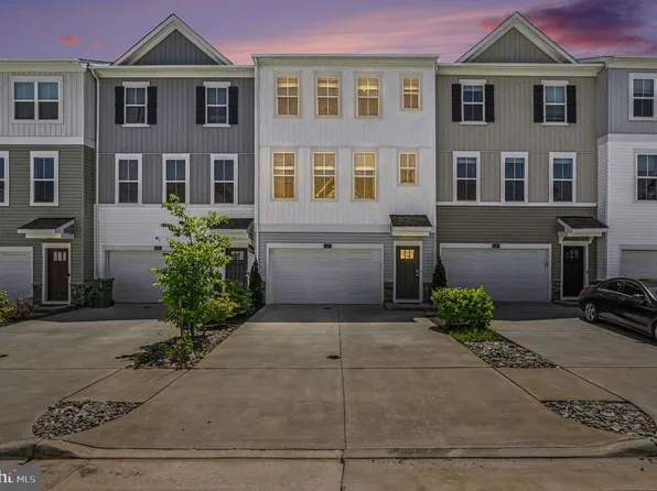 427 Snowberry Ln, Fredericksburg, VA 22405