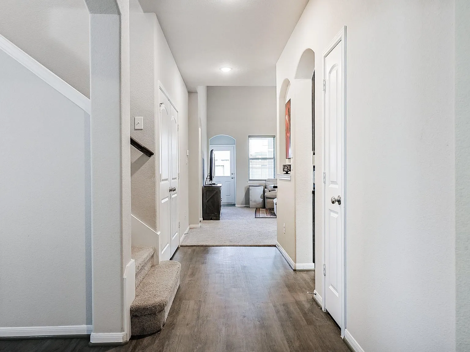 4 bed, 2.5 bath, 2406 sqft, $2,450 — Photo 4