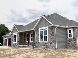 40 Garden Ln, Morgantown, WV