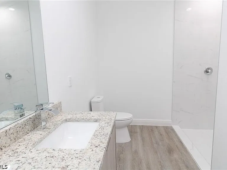 1476 Rugby Ln — Photo 18