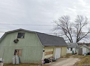 11457 Barnum Lake Rd, Fenton, MI 48430