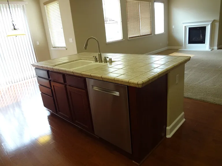 1123 Montague Ln — Photo 19