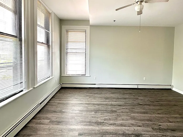 60 Franklin St — Photo 13