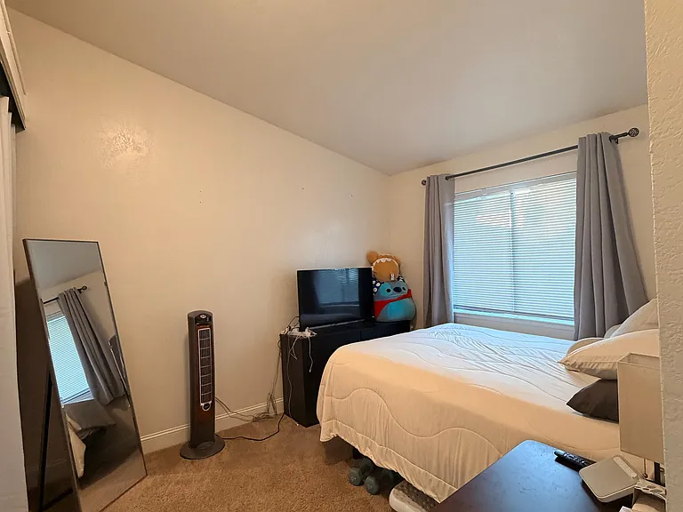 Peppermill Cir — Photo 18